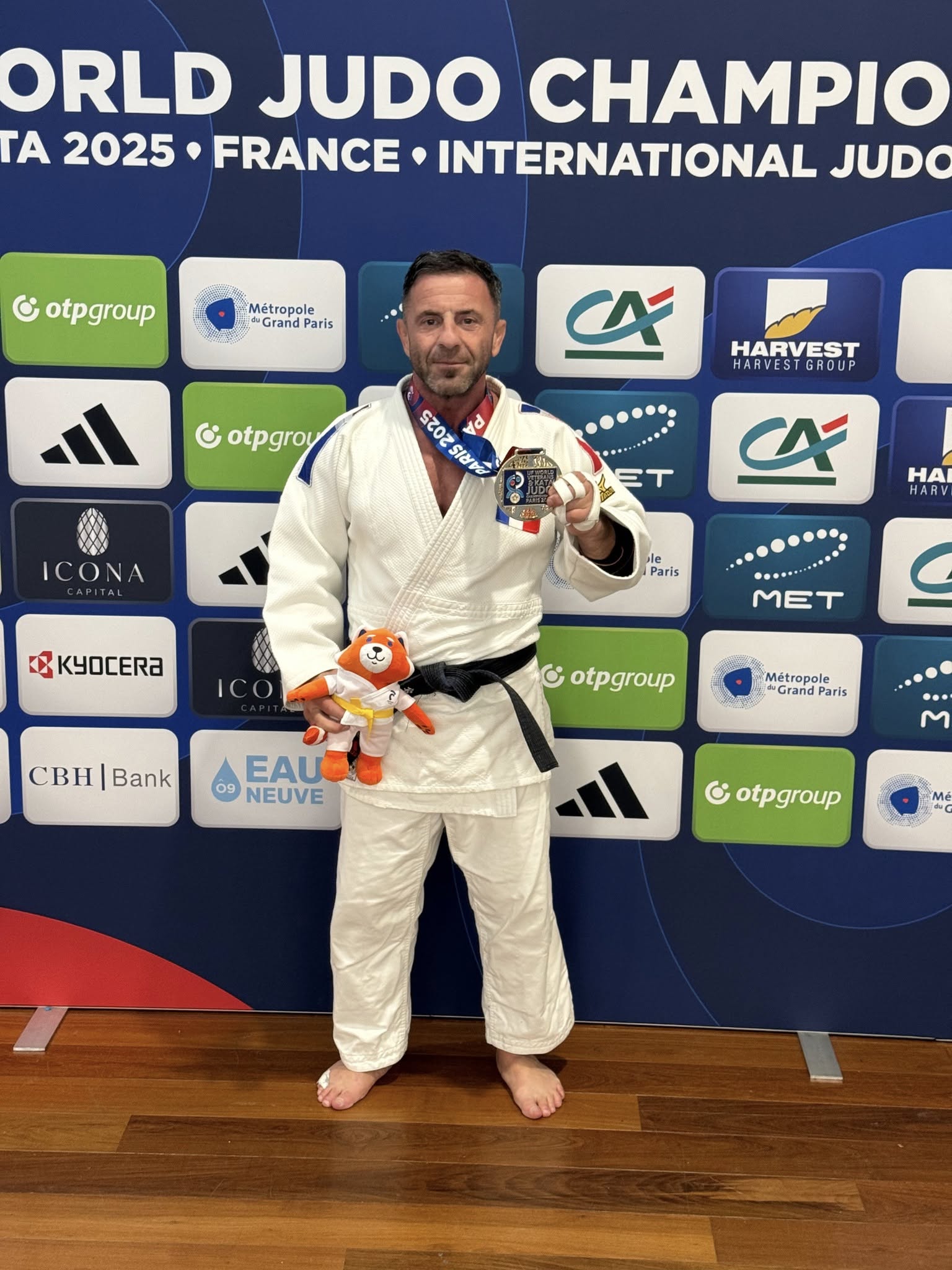 Jean-Luc Garcia sacré champion du monde vétérans 2025 : un exploit pour le Judo Club Catalan !