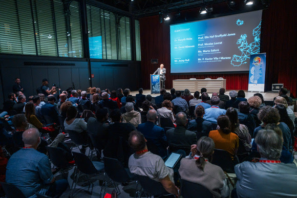 OFFICIALITÉ DU CATALAN DANS L&rsquo;UE : Le Droit de VETO en PLS ? La Plataforma per la Llengua met la pression légale !