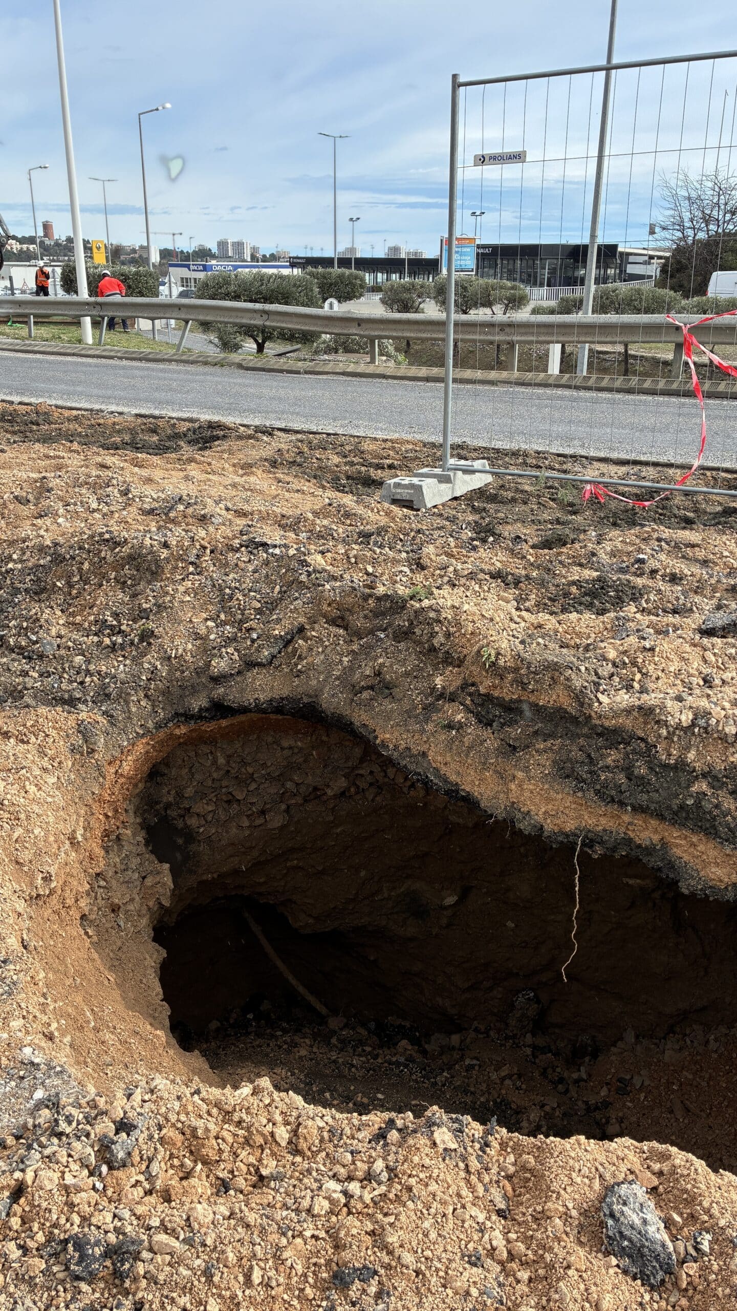 Perpignan : le trou béant qui menace la zone Auchan !