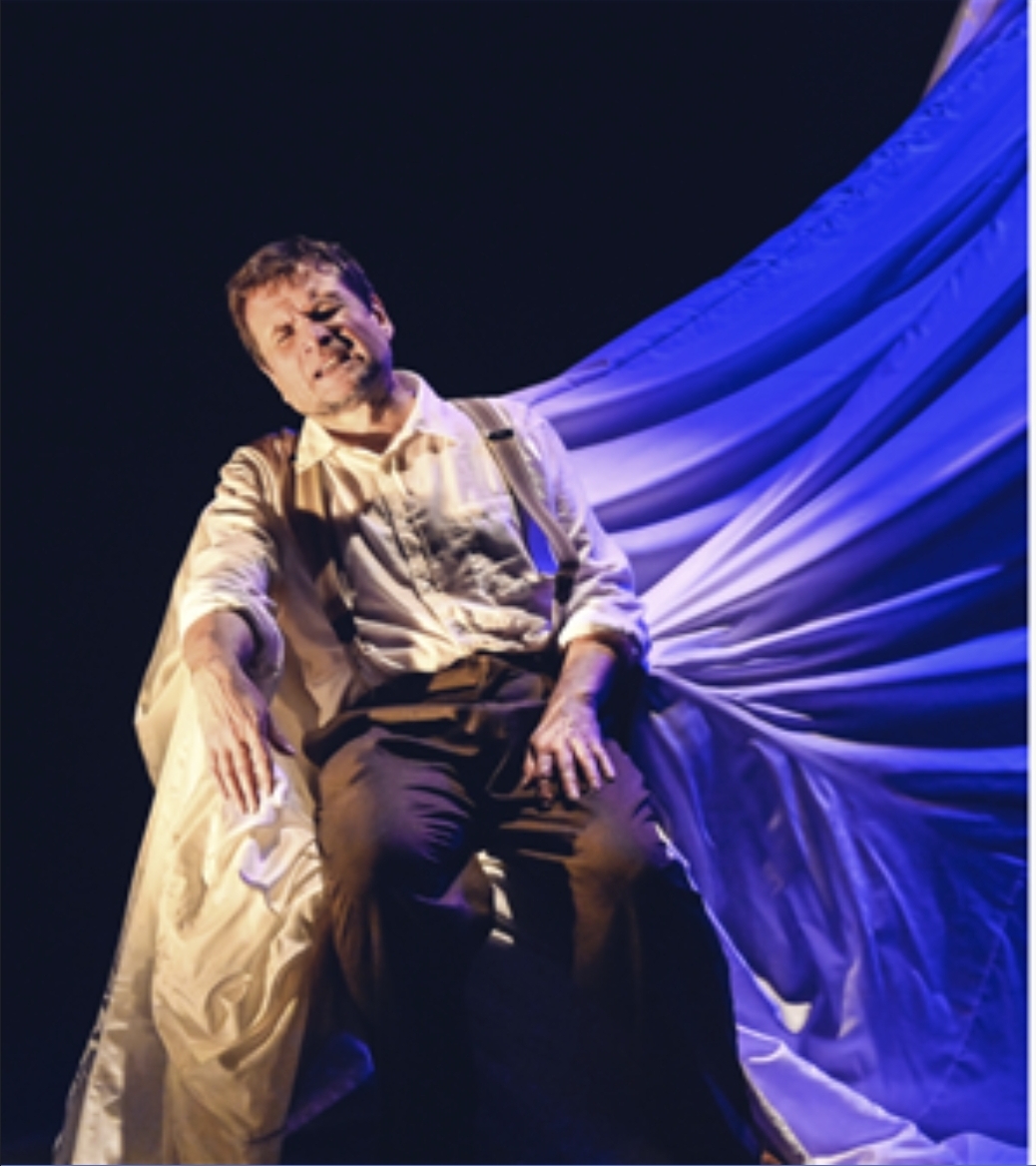 Kessel, la liberté à tout prix : quand un lion débarque au Théâtre Jean Piat