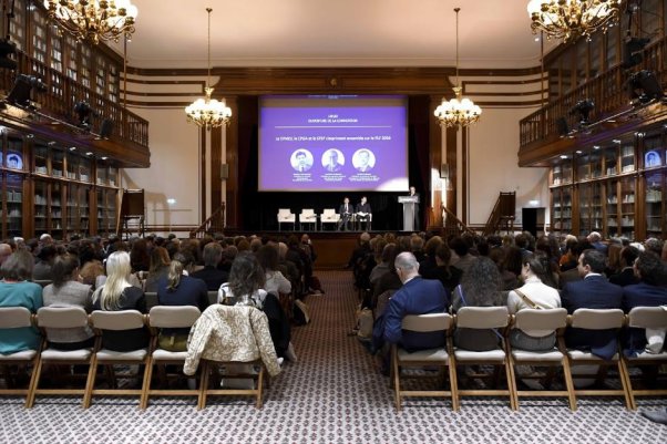 Le rouge passion s’empare des Journées Marteau 2026, l’événement qui démocratise l’art des enchères