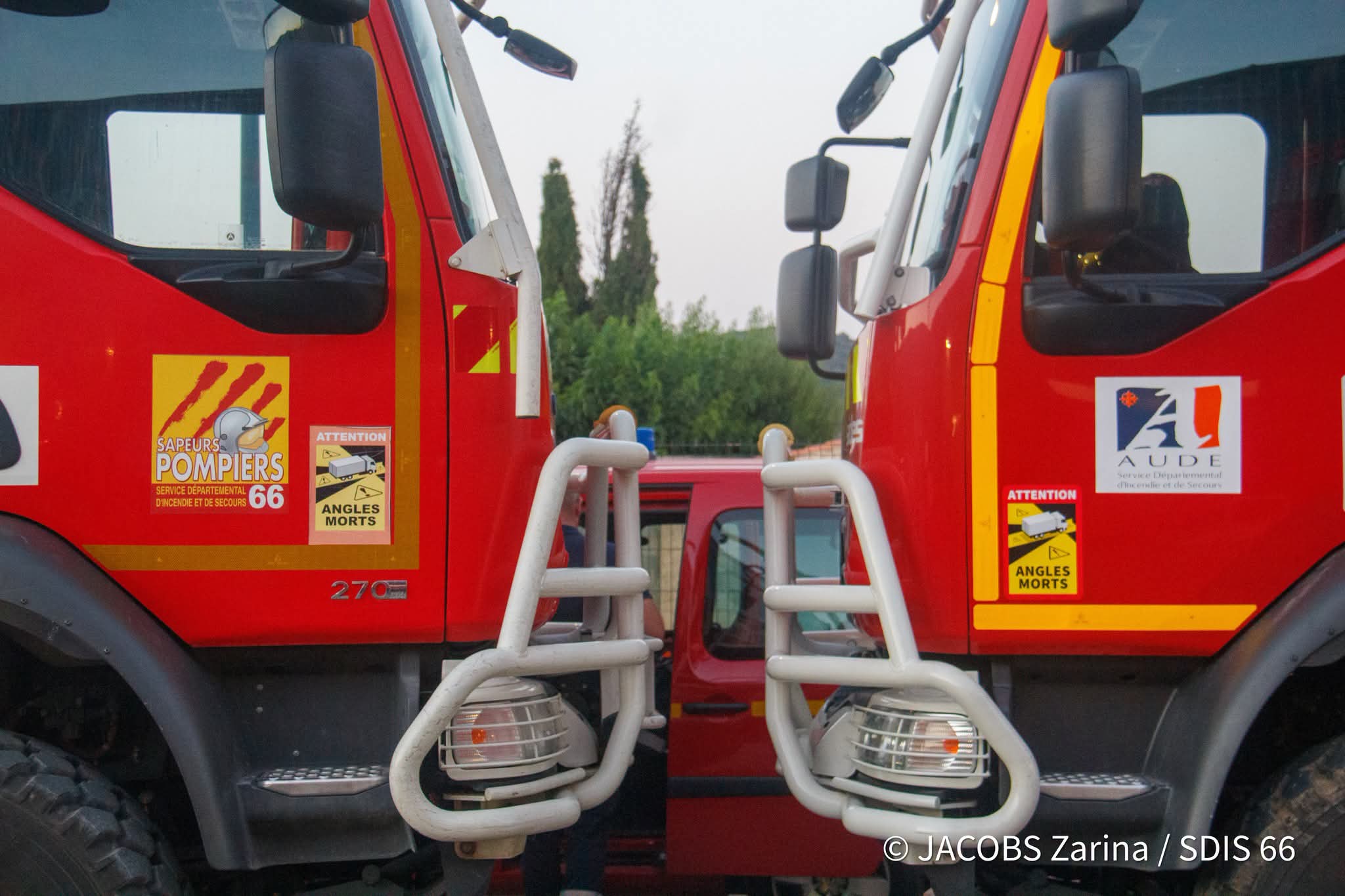 Incendie à Sainte-Marie-la-Mer : 1 700 personnes évacuées, le feu menace toujours le port de Canet