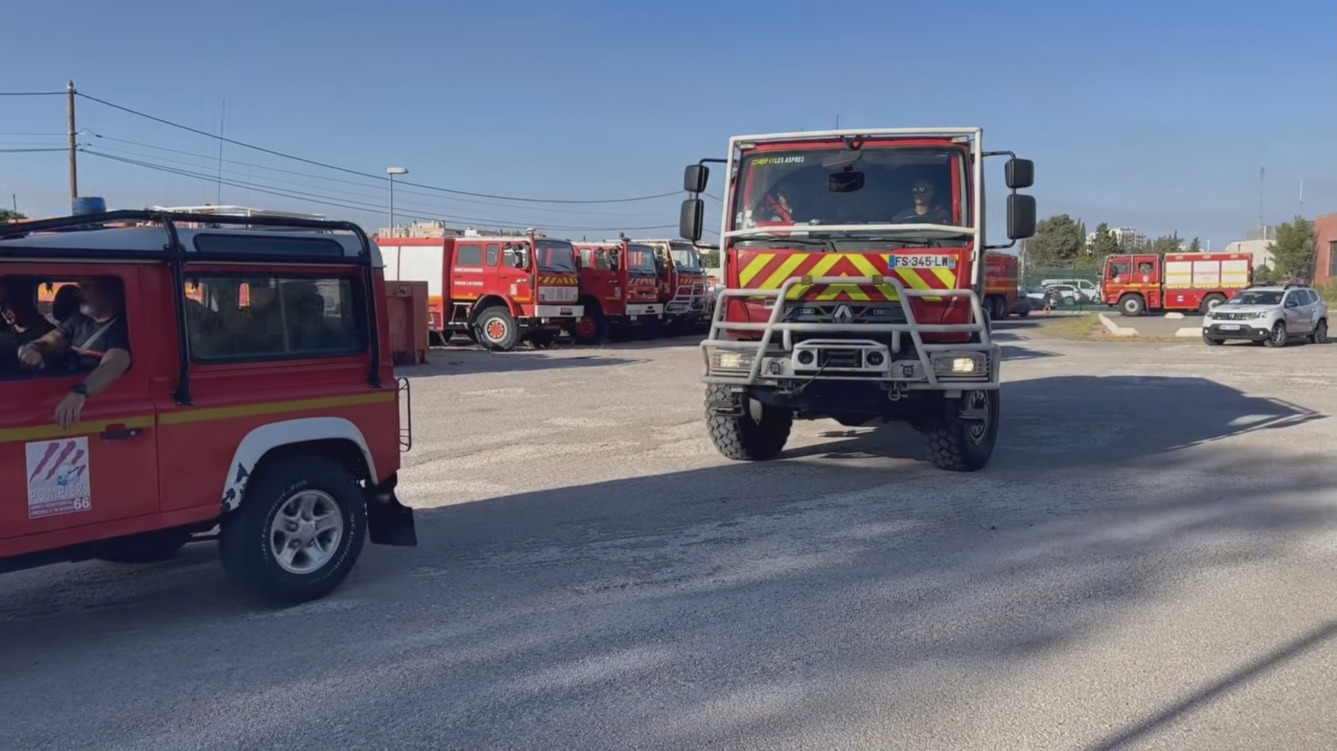 Incendie entre Sainte-Marie-la-Mer et Canet-en-Roussillon : des centaines de personnes évacuées, un important dispositif déployé