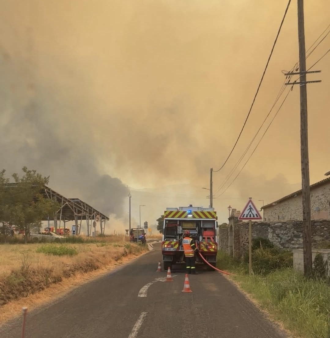 Incendie de Trévillach : le feu poursuit, 800 sapeurs sur le terrain, des centaines de civils évacués